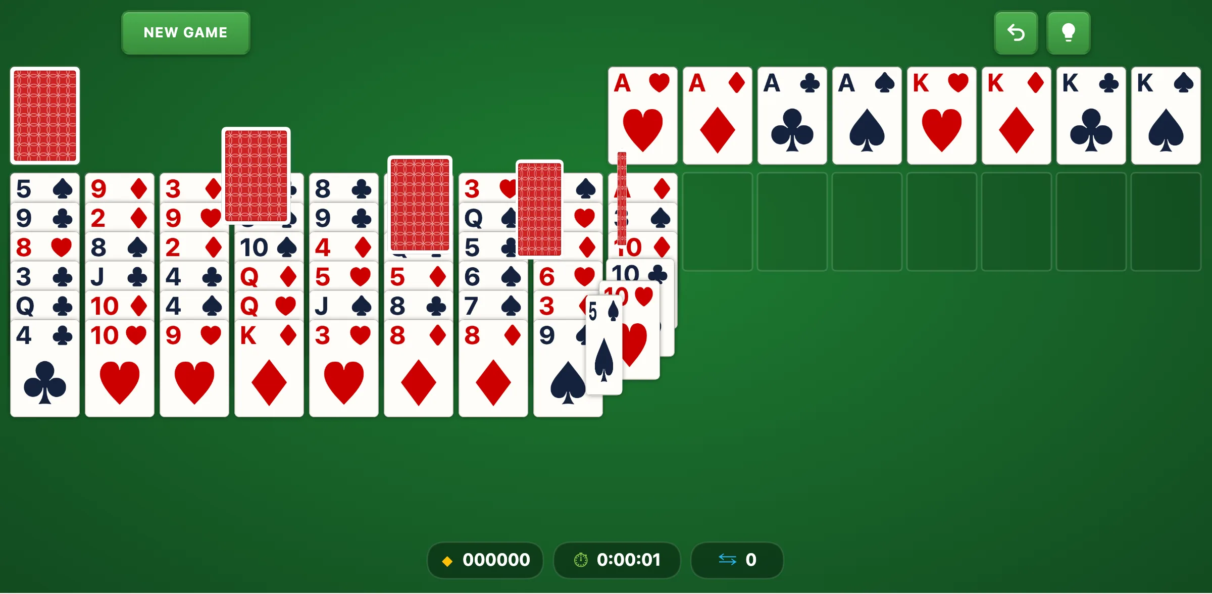 Crescent Solitaire opening layout with 16 tableau piles arranged in a crescent shape and 8 foundation piles